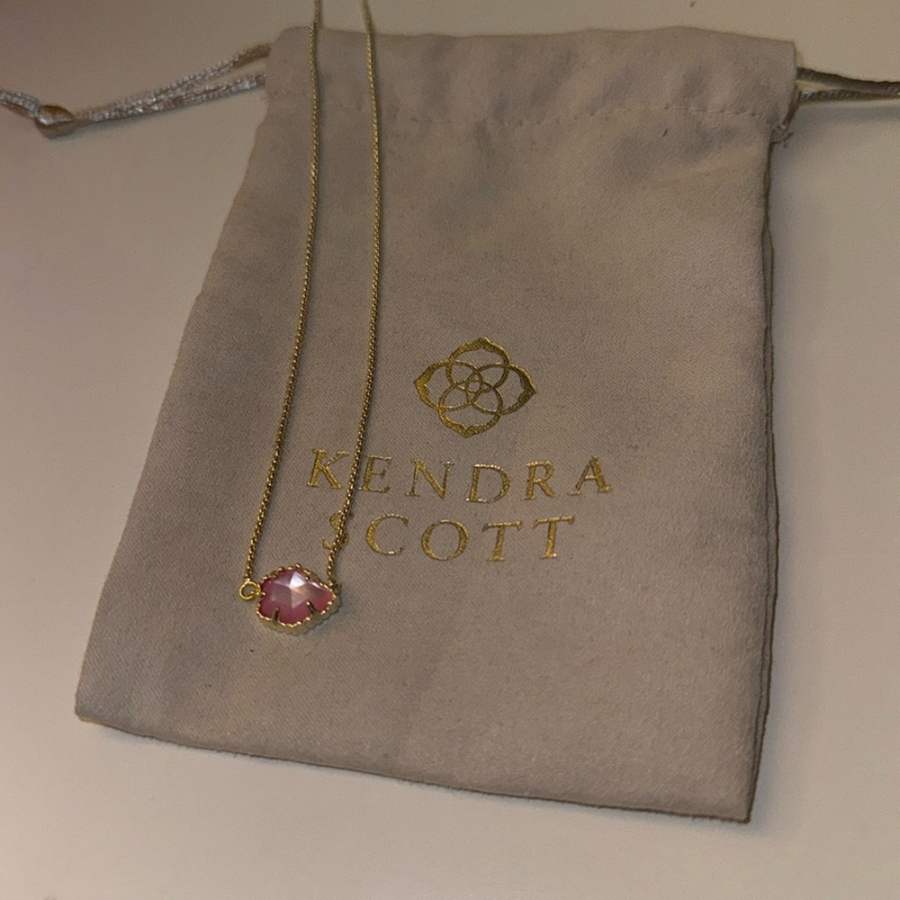 Kendra Scott necklace gold